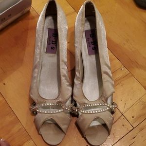 DD's by Jade grey satin 1 1/2 in formal vintage